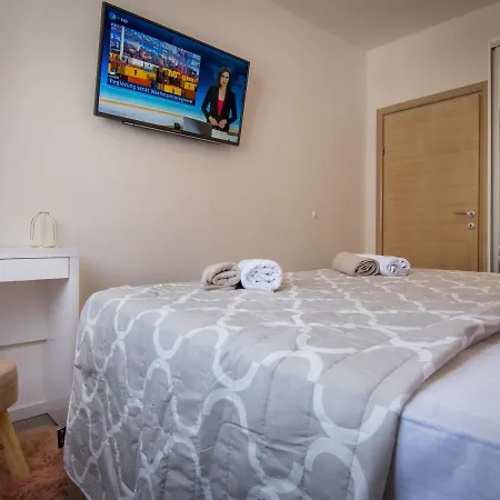 Petra Apartment *